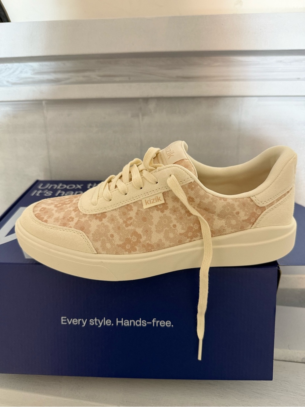 Kizik Women’s Prague 2 sneaker - Picture 3 of 6